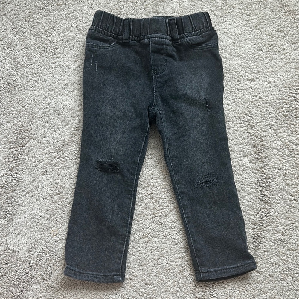 2T Gap distressed black jean legging